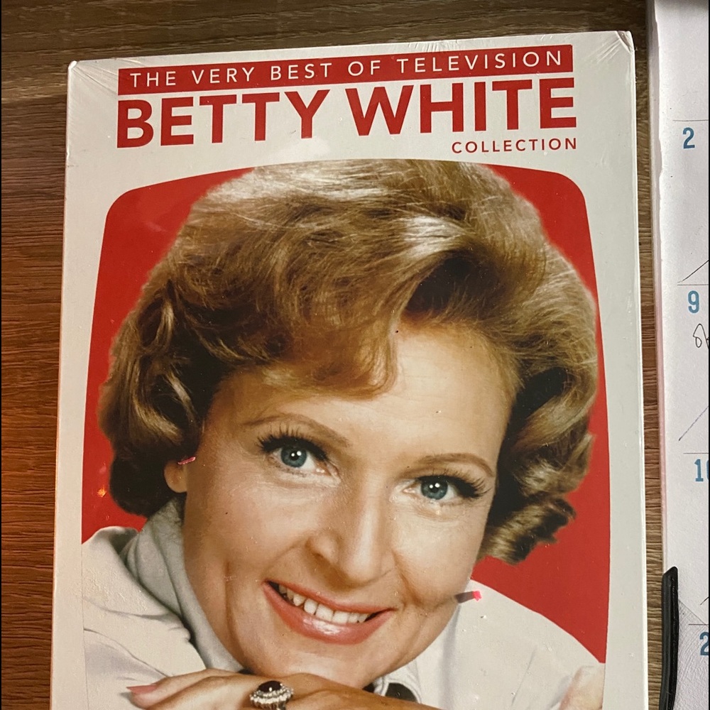 WHO LOVES BETTY WHITE???  We all do 💜